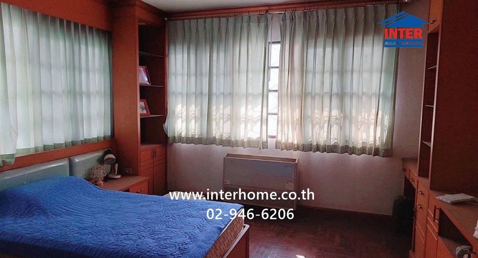 For sale 4 bedrooms house in Mueang Samut Prakan, Samut Prakan