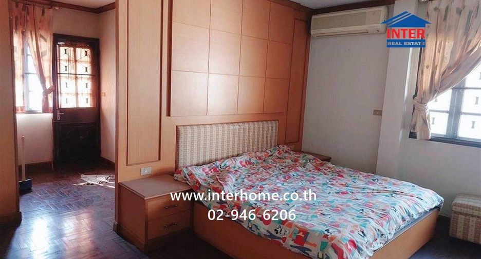 For sale 4 bedrooms house in Mueang Samut Prakan, Samut Prakan