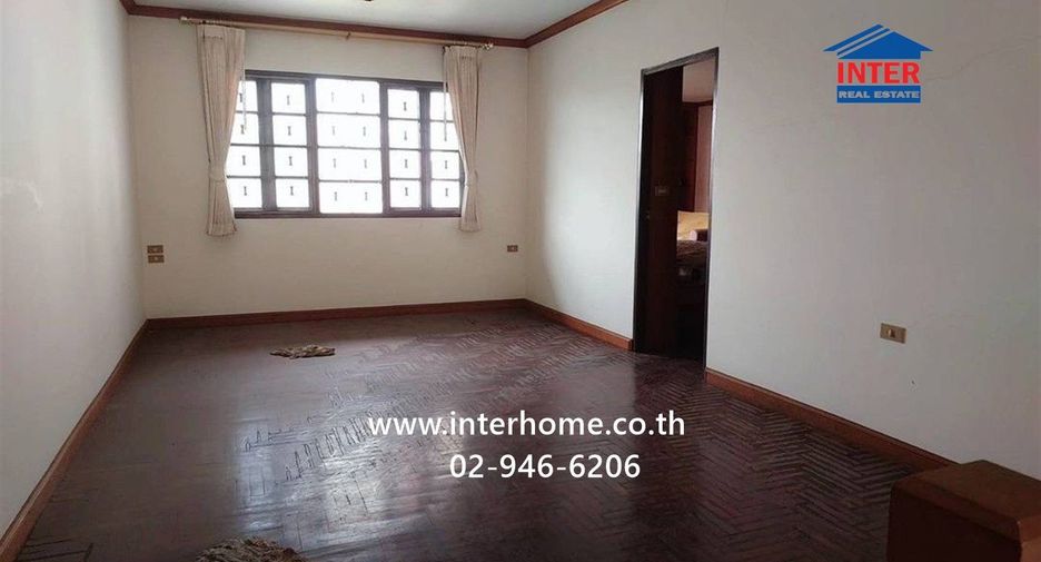 For sale 4 bedrooms house in Mueang Samut Prakan, Samut Prakan