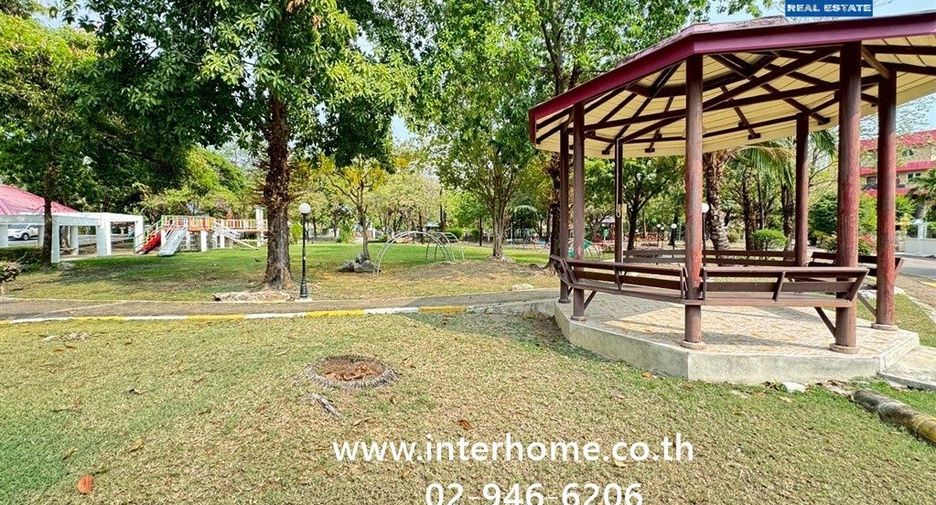 For sale 4 bedrooms house in Mueang Samut Prakan, Samut Prakan