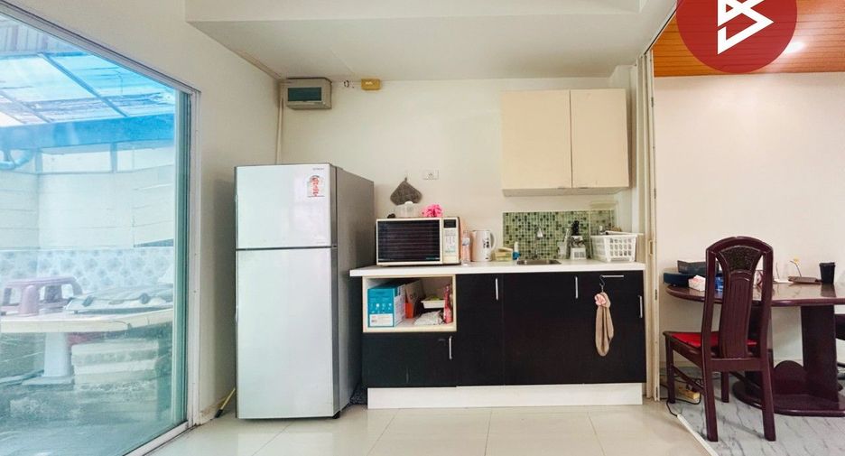 For sale 2 bedrooms townhouse in Phra Samut Chedi, Samut Prakan