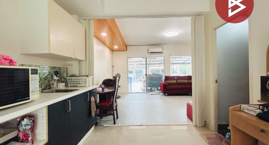 For sale 2 bedrooms townhouse in Phra Samut Chedi, Samut Prakan