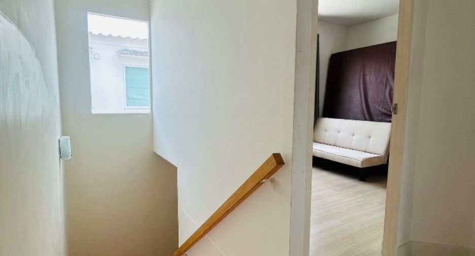 For sale 2 bedrooms townhouse in Phra Samut Chedi, Samut Prakan