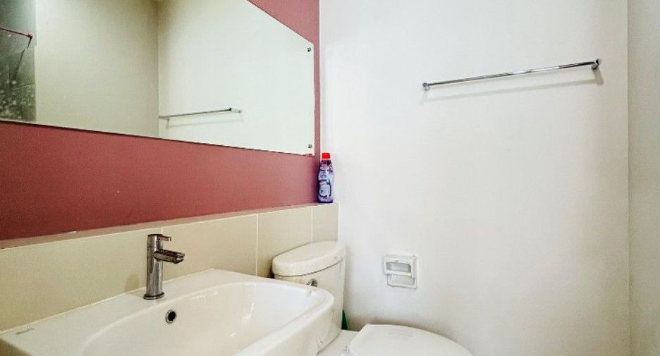 For sale 2 bedrooms townhouse in Phra Samut Chedi, Samut Prakan