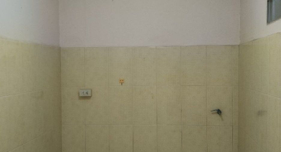 For sale 3 bedrooms townhouse in Mueang Samut Prakan, Samut Prakan