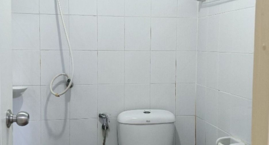 For sale 3 bedrooms townhouse in Mueang Samut Prakan, Samut Prakan