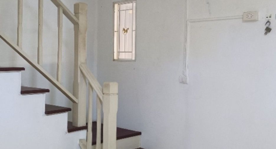 For sale 3 bedrooms townhouse in Mueang Samut Prakan, Samut Prakan