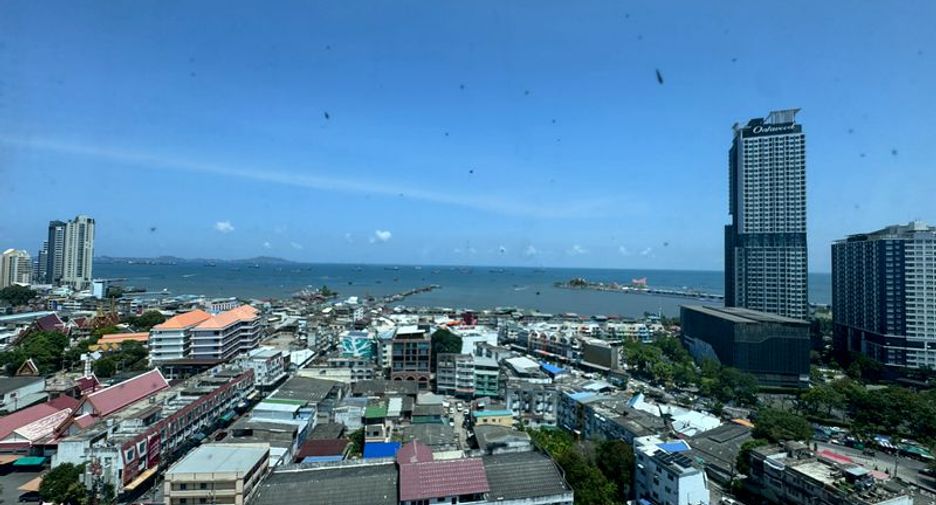 For sale 1 bed condo in Si Racha, Chonburi