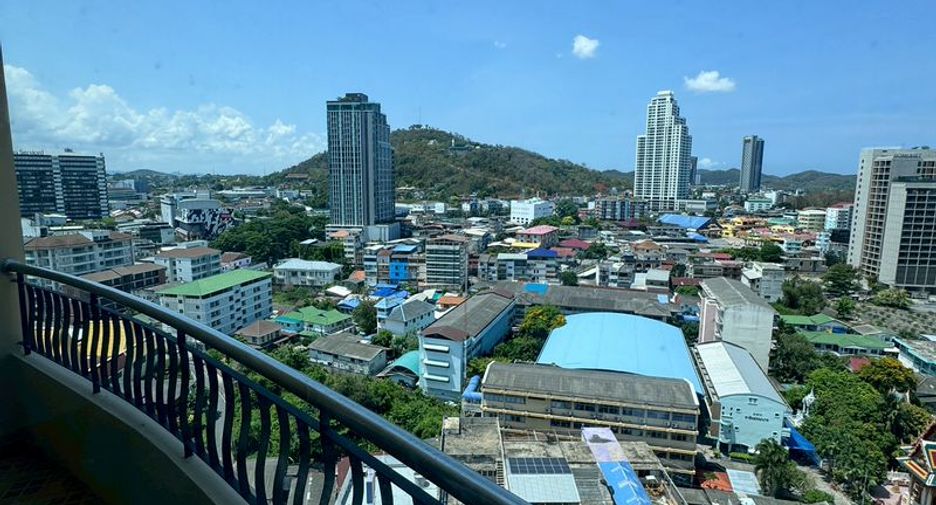 For sale 1 bed condo in Si Racha, Chonburi