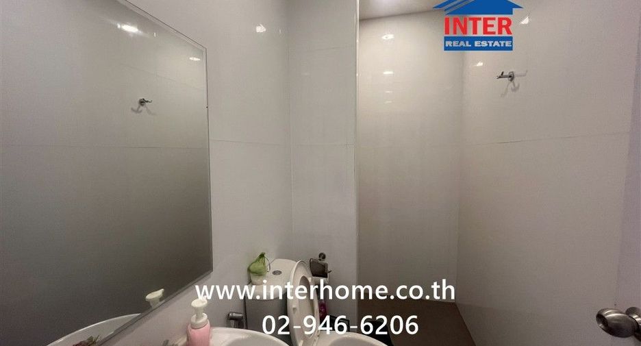 For sale 4 bedrooms townhouse in Mueang Nonthaburi, Nonthaburi