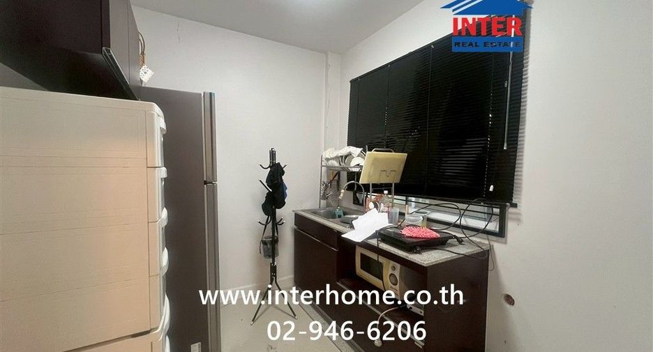 For sale 4 bedrooms townhouse in Mueang Nonthaburi, Nonthaburi