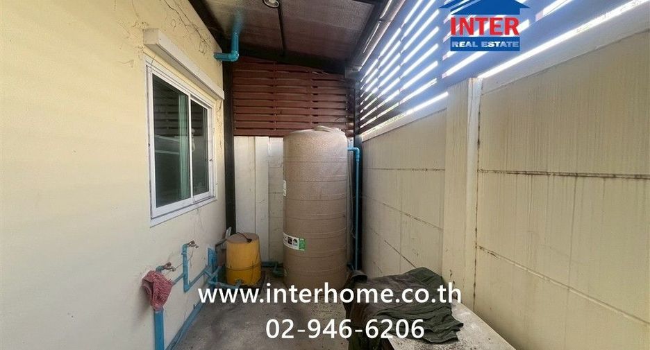 For sale 4 bedrooms townhouse in Mueang Nonthaburi, Nonthaburi