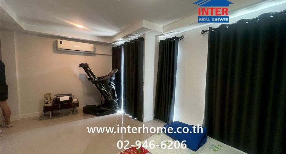 For sale 4 bedrooms townhouse in Mueang Nonthaburi, Nonthaburi