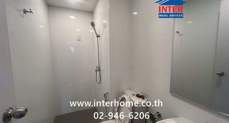 For sale 4 bedrooms townhouse in Mueang Nonthaburi, Nonthaburi