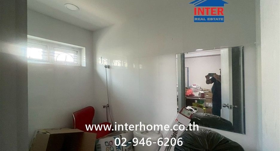 For sale 4 bedrooms townhouse in Mueang Nonthaburi, Nonthaburi