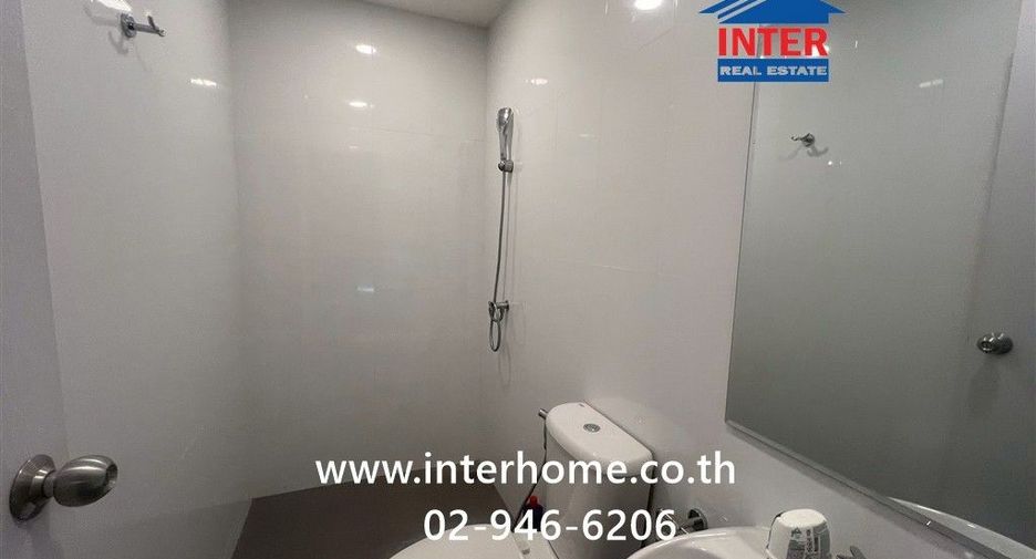 For sale 4 bedrooms townhouse in Mueang Nonthaburi, Nonthaburi