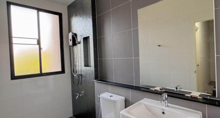For rent 2 bedrooms house in Saphan Sung, Bangkok
