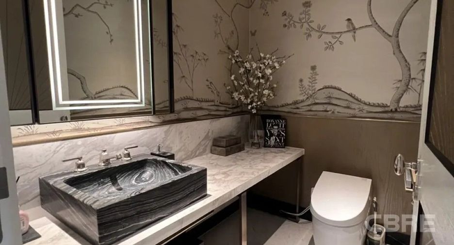 Condo en alquiler y en venta de 3 habitaciones en Khlong San, Bangkok