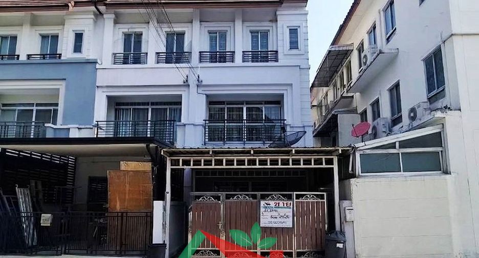 出售 3 卧室 联排别墅 在 Saphan Sung, 曼谷