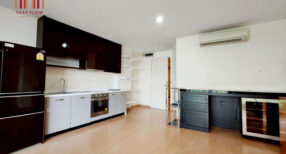 For sale 2 bedrooms condo in Khlong Toei, Bangkok