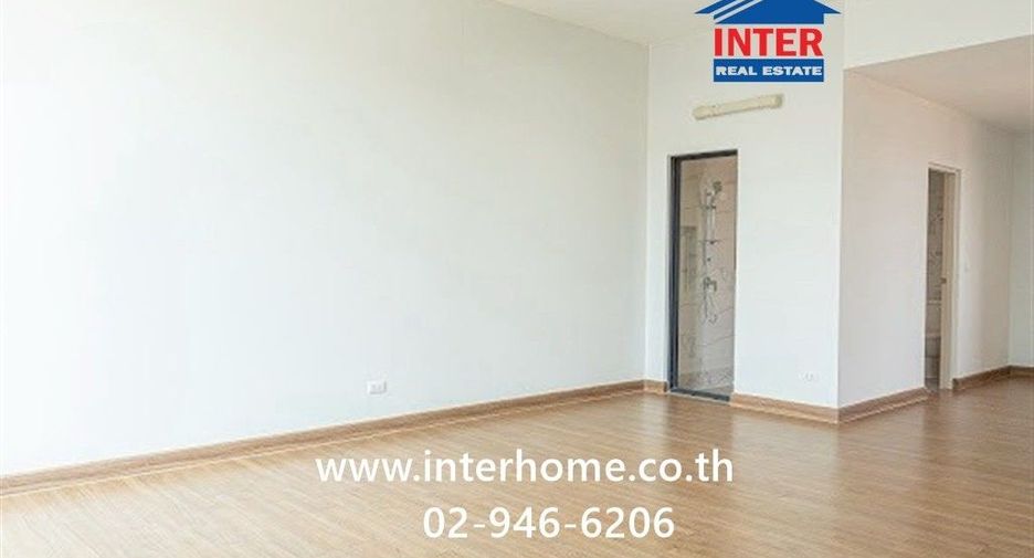 For sale 3 bedrooms townhouse in Sai Mai, Bangkok
