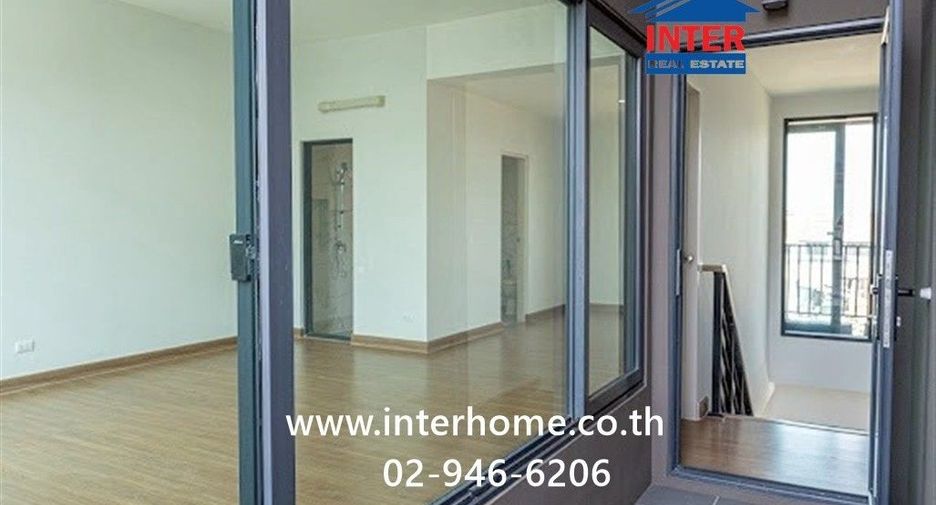 For sale 3 bedrooms townhouse in Sai Mai, Bangkok