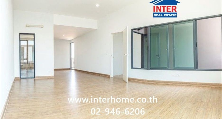 For sale 3 bedrooms townhouse in Sai Mai, Bangkok