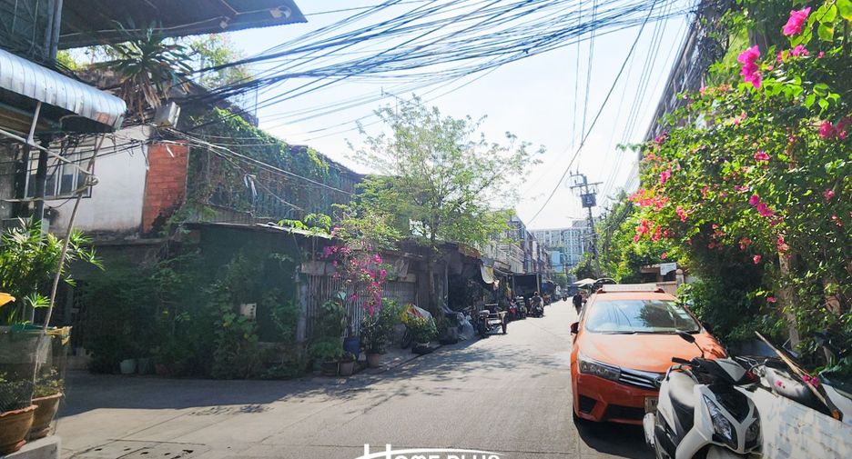 For sale 5 bedrooms retail Space in Din Daeng, Bangkok