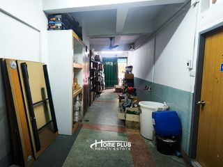 For sale 5 bedrooms retail Space in Din Daeng, Bangkok