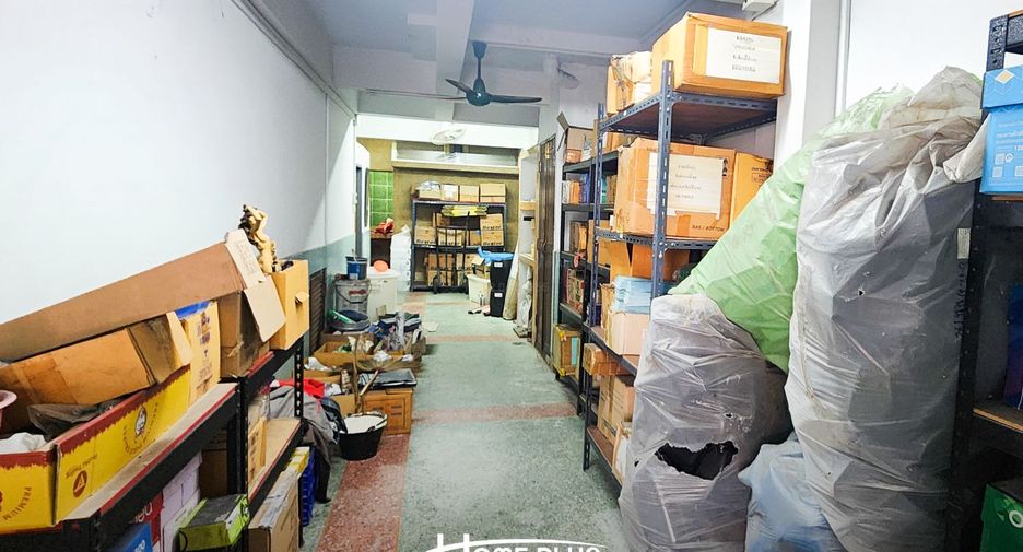 For sale 5 bedrooms retail Space in Din Daeng, Bangkok