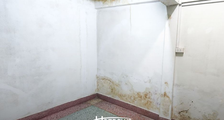 For sale 5 bedrooms retail Space in Din Daeng, Bangkok