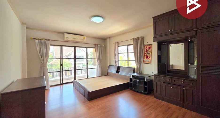 Casa en venta de 5 habitaciones en Si Racha, Chonburi