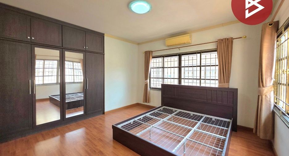 Casa en venta de 5 habitaciones en Si Racha, Chonburi