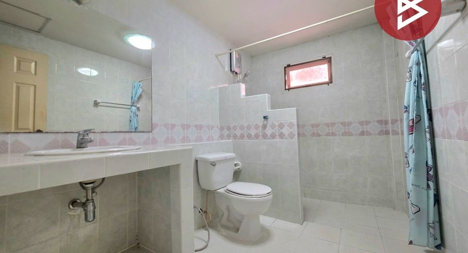 Casa en venta de 5 habitaciones en Si Racha, Chonburi