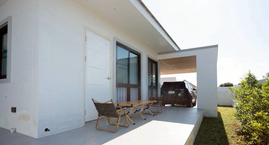 For sale 3 bedrooms house in Mueang Lamphun, Lamphun