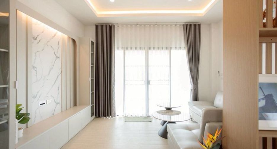 For sale 3 bedrooms house in Mueang Lamphun, Lamphun