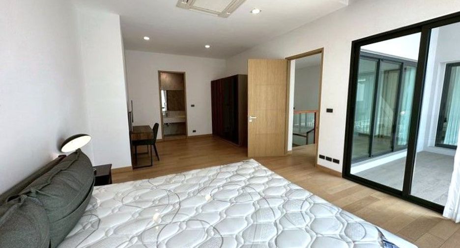 For sale 3 bedrooms house in Wang Thonglang, Bangkok