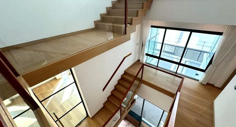 For sale 3 bedrooms house in Wang Thonglang, Bangkok