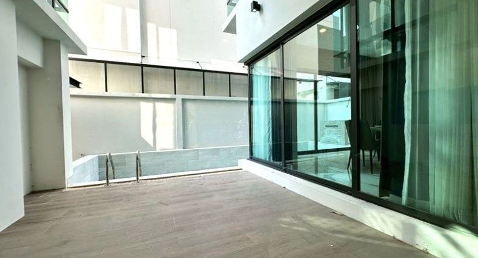 For sale 3 bedrooms house in Wang Thonglang, Bangkok