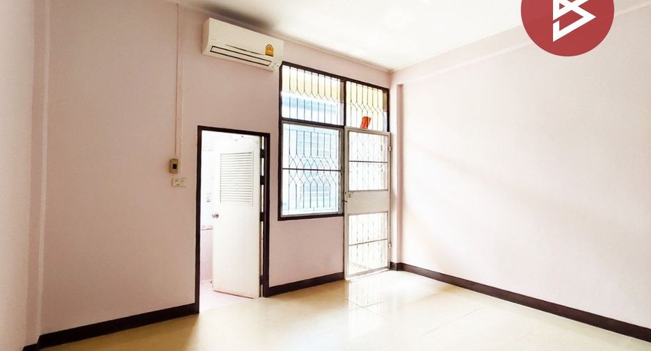 Casa adosada en venta de 2 habitaciones en Bang Kruai, Nonthaburi