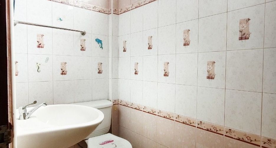 Casa adosada en venta de 2 habitaciones en Bang Kruai, Nonthaburi