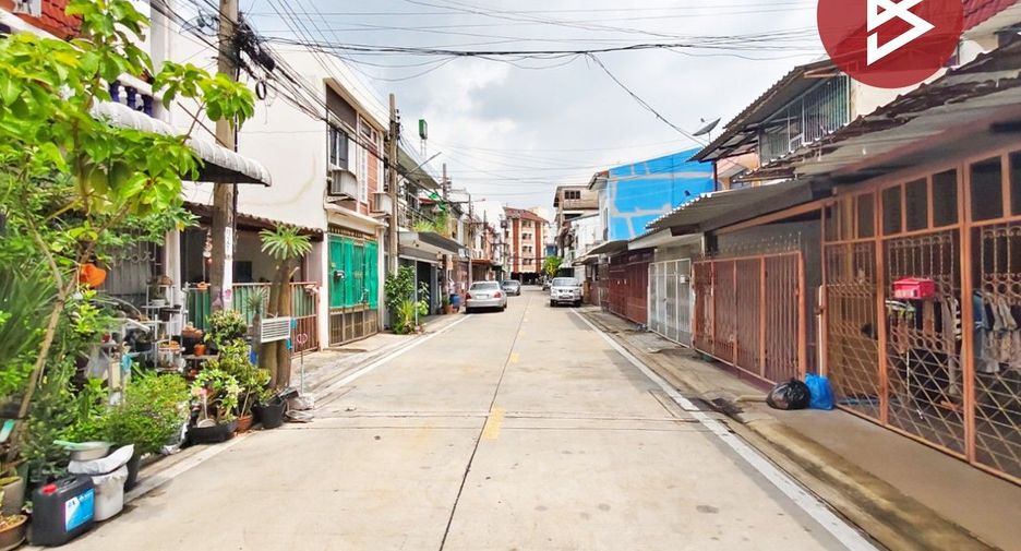 Casa adosada en venta de 2 habitaciones en Bang Kruai, Nonthaburi