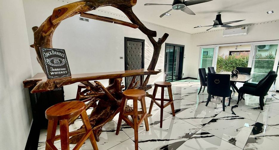 For rent そして for sale 3 ベッドルーム house in Bang Lamung, Chonburi