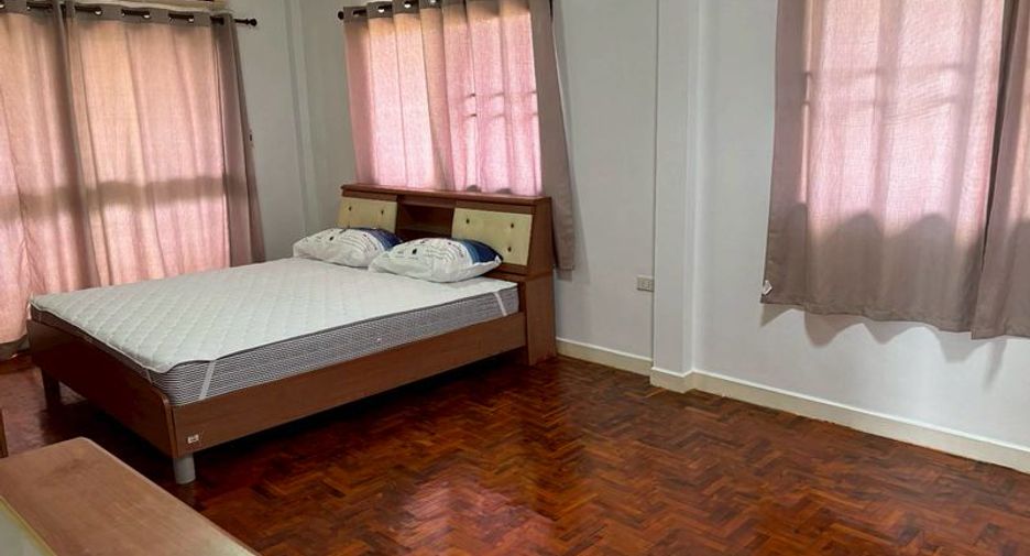 For rent 4 bedrooms house in San Sai, Chiang Mai