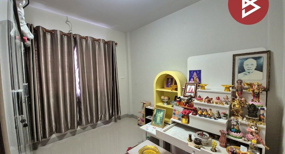 For sale 3 bedrooms townhouse in Bang Khen, Bangkok