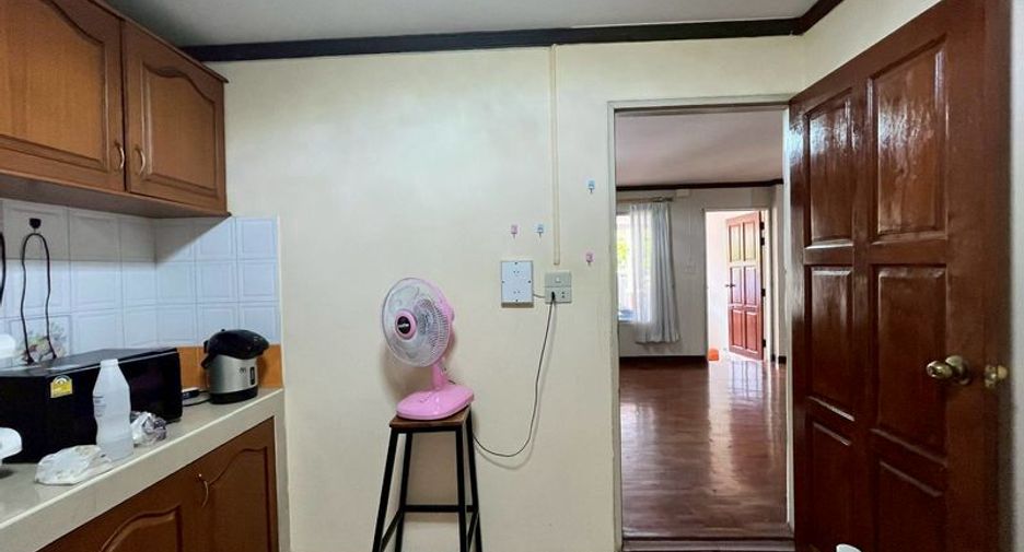 For rent 4 bedrooms house in Mueang Chiang Mai, Chiang Mai