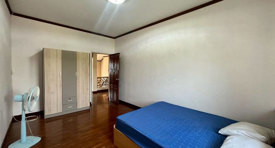 For rent 4 bedrooms house in Mueang Chiang Mai, Chiang Mai