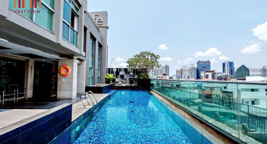 For sale 2 bedrooms condo in Khlong Toei, Bangkok