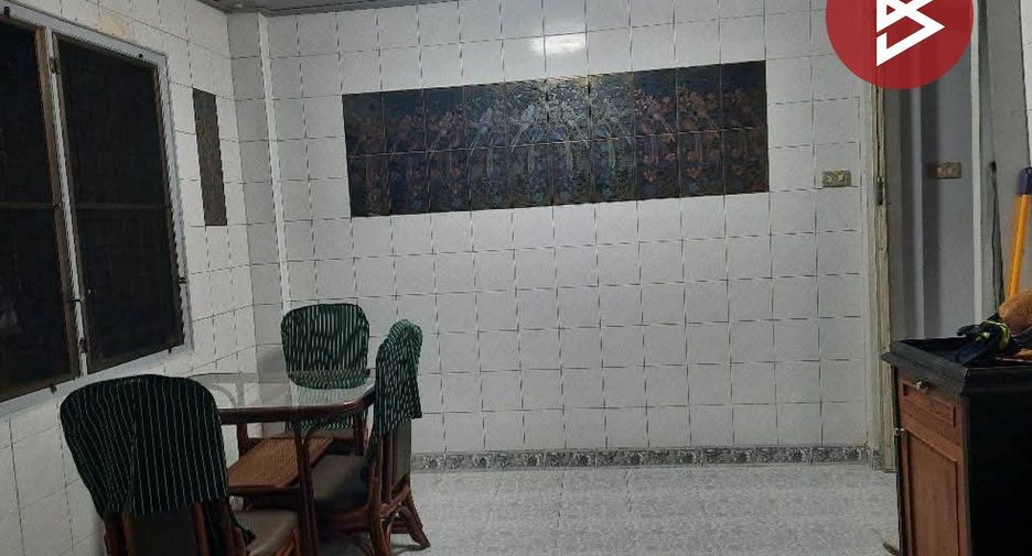 For sale 2 ベッドルーム townhouse in Mueang Chon Buri, Chonburi