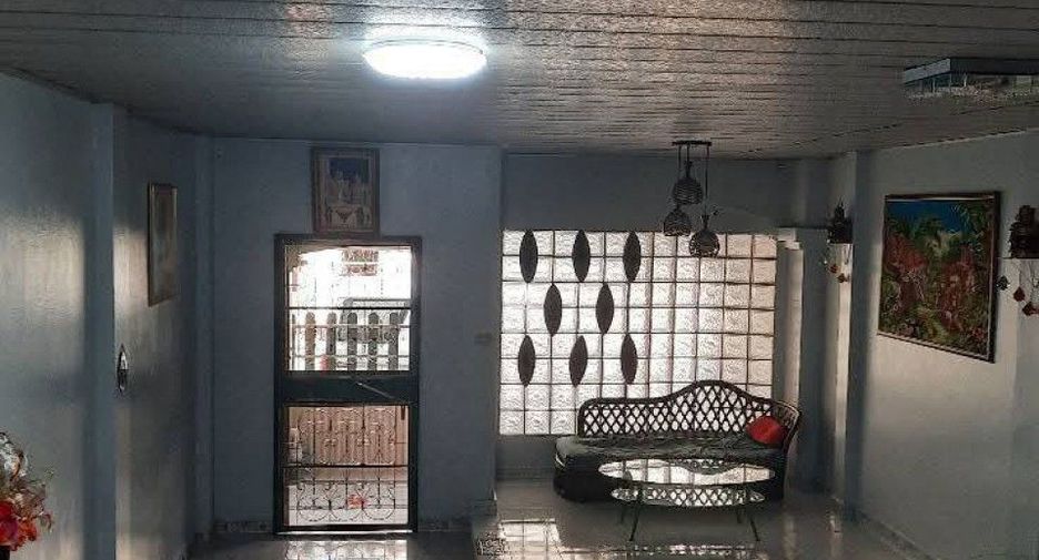 For sale 2 ベッドルーム townhouse in Mueang Chon Buri, Chonburi